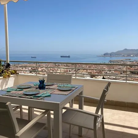 Atico Con Espectaculares Vistas Al Mar